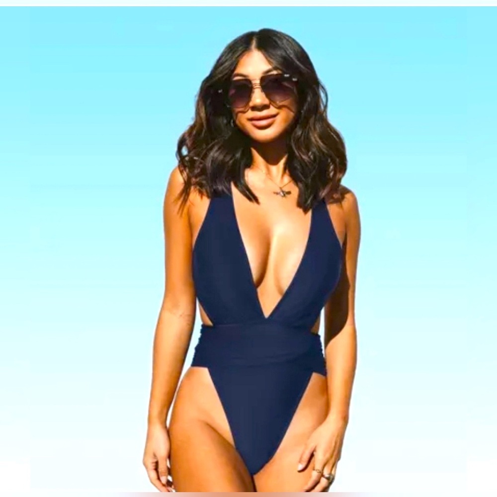 CUPSHE Women’s One Piece Swimsuit Deep V Neck Cutout Back Navy M 8-10 NWT